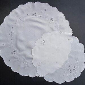 Antique Round White Hand Embroidery Flower Baskets Scalloped 2 Table Toppers